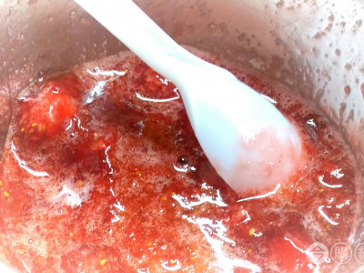 [食譜] DIY方便即食草莓醬--好市多 DJ&A 澳洲冷凍草莓乾